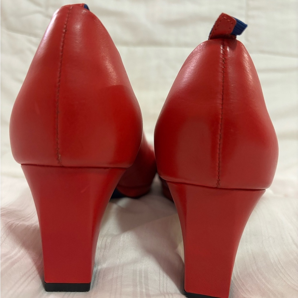 dr. LIZA Sneaker Pump in Apple Red - Picture 5 of 12
